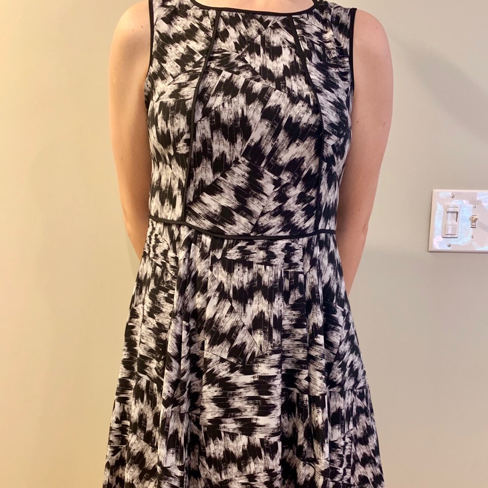 Dress - Picture 5 of 5